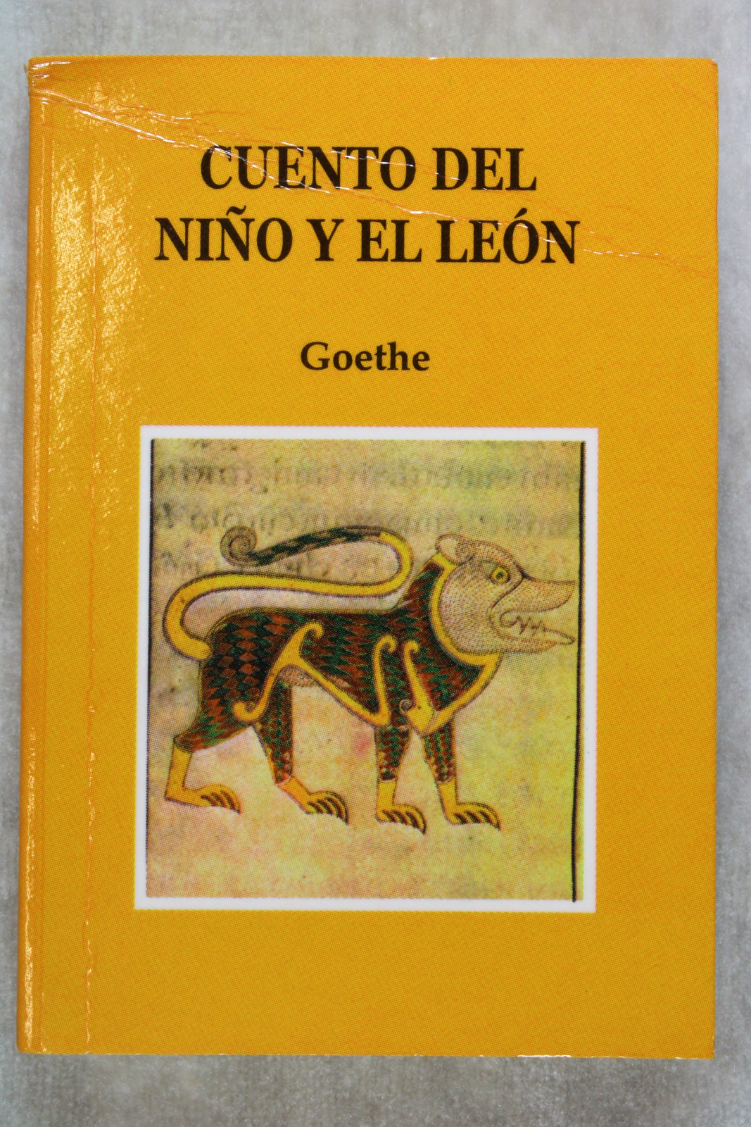 Libro Miniatura Cuento del niño y el León. Goehte. 